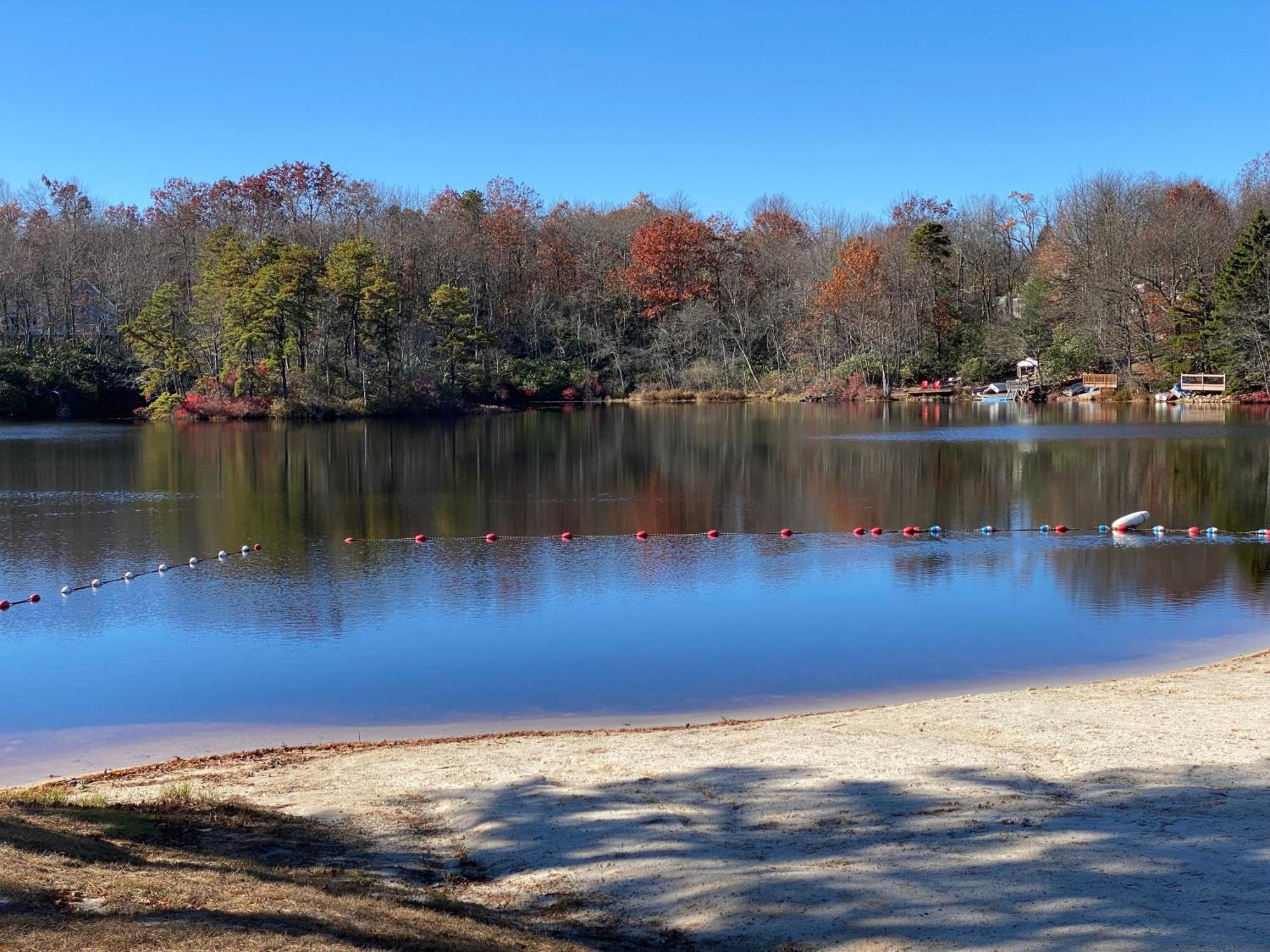 Wow!! Ultimate Pocono Retreat, Hot Tub, Game Room, Deck, Lakes, Skiing, Pools Long Pond 외부 사진